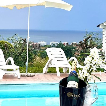 Vigneto - Italian Restaurant & B&B Villa Rosa Di Martinsicuro Екстериор снимка